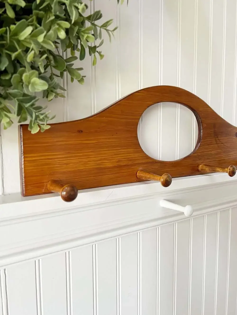 Vintage Farmhouse Cottagecore Wood Rack with Peg Hooks